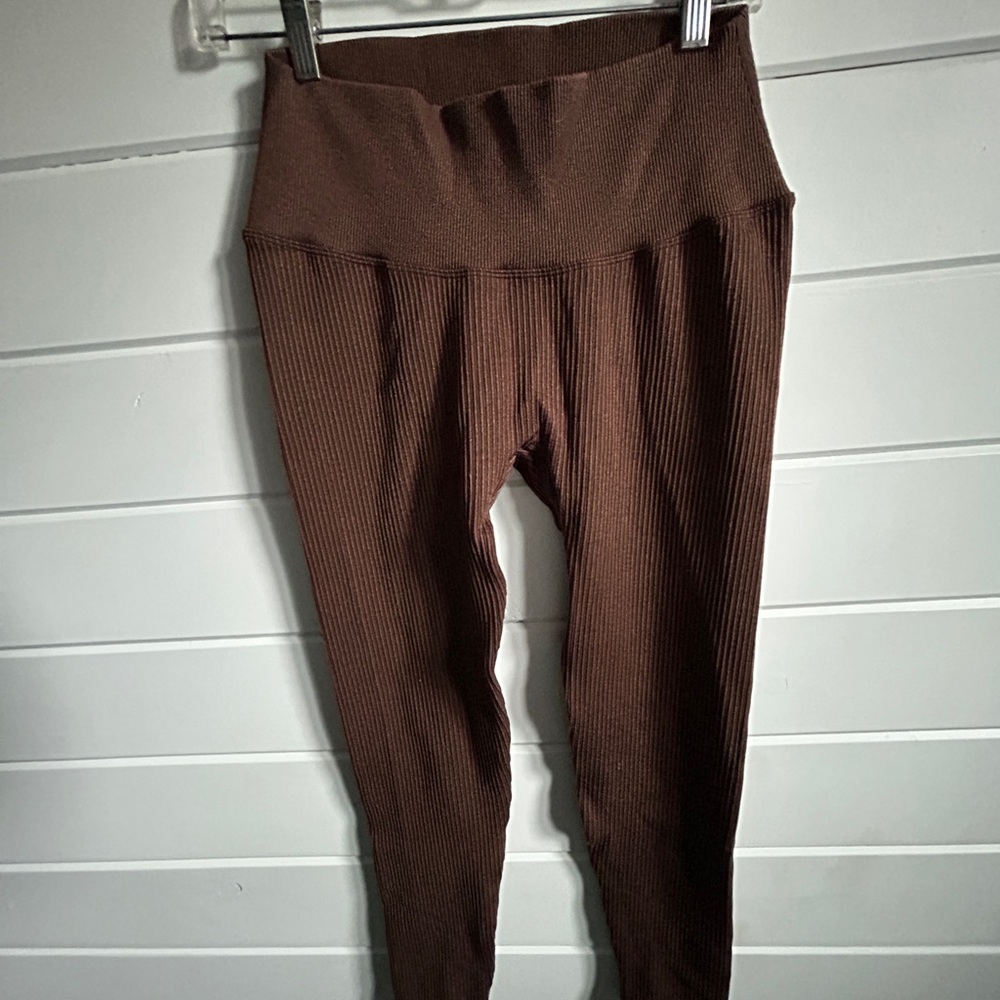 Balance brown L Ribbed Leggings.